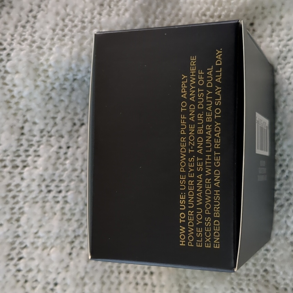 LUNAR BEAUTY LUNARVERSAL Setting Powder w/Puff in Medium, 20g/0.71oz - Picture 5 of 14